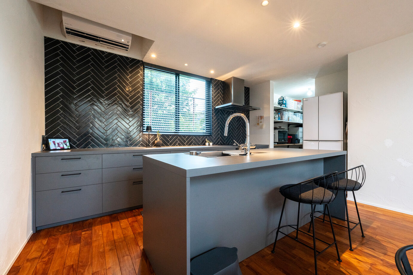 ジューテックホーム 【4000万円台/モダンデザイン/自然素材/間取り図】大きな窓のある吹抜で、美術館のような“光の美しい家”の建築実例画像5