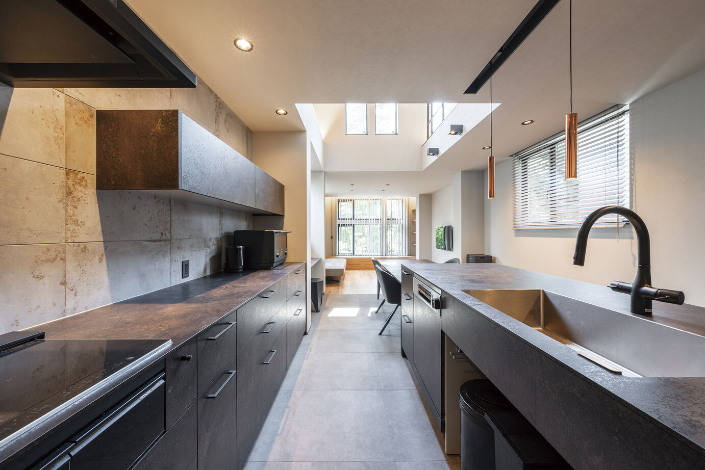 ジューテックホーム 【吹抜/家事動線/収納充実/賃貸併用】敷地を最大限に活かした3階建ての住まいは、緑と光のあふれる心地よさの建築実例画像4