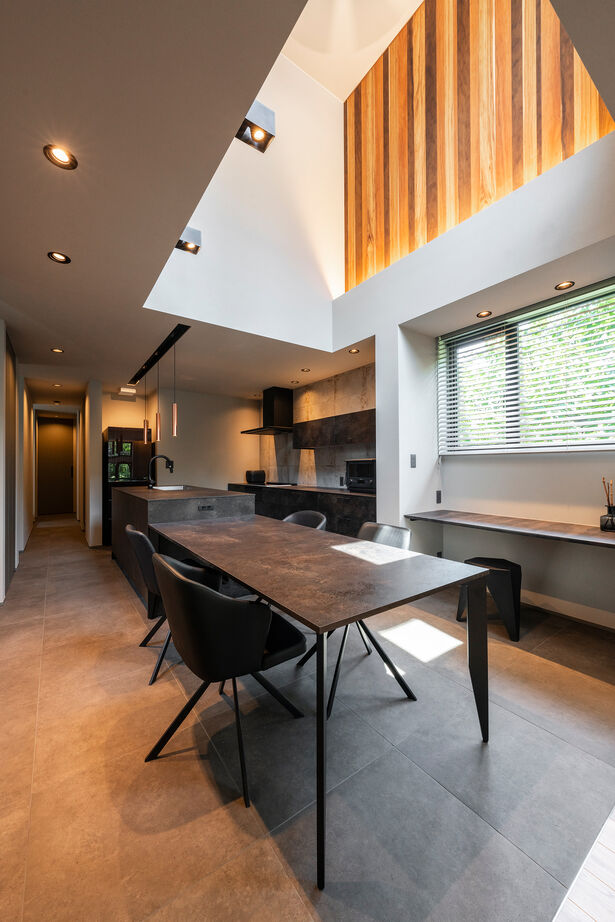 ジューテックホーム 【吹抜/家事動線/収納充実/賃貸併用】敷地を最大限に活かした3階建ての住まいは、緑と光のあふれる心地よさの建築実例画像5