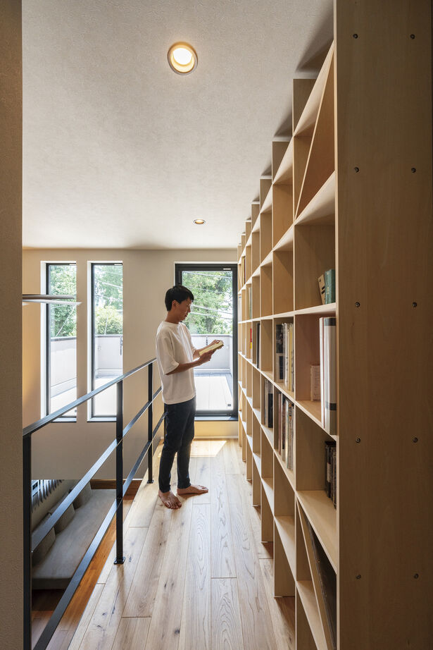 ジューテックホーム 【吹抜/家事動線/収納充実/賃貸併用】敷地を最大限に活かした3階建ての住まいは、緑と光のあふれる心地よさの建築実例画像6