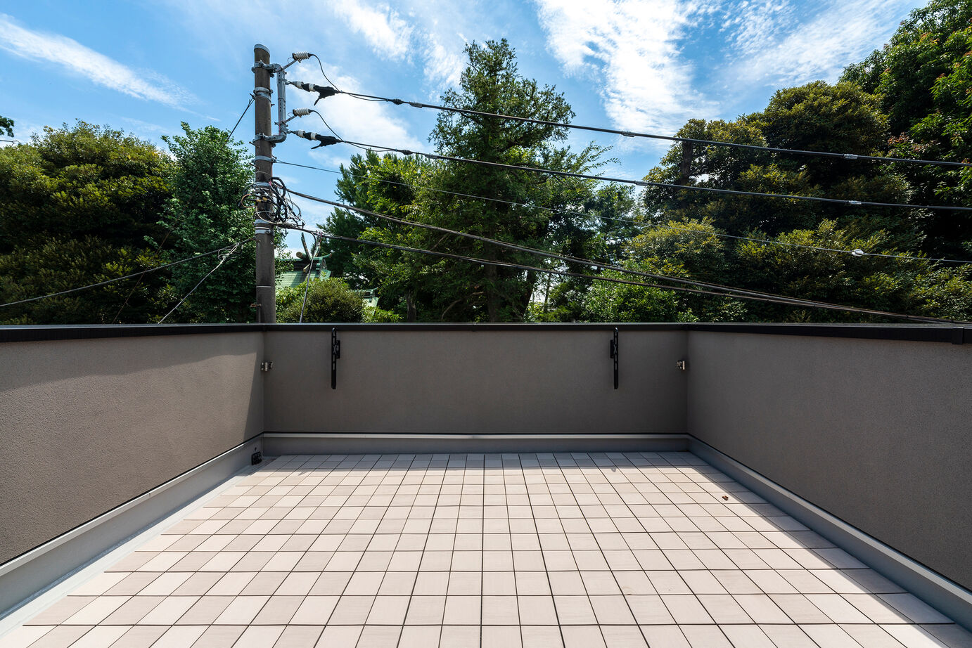 ジューテックホーム 【吹抜/家事動線/収納充実/賃貸併用】敷地を最大限に活かした3階建ての住まいは、緑と光のあふれる心地よさの建築実例画像7