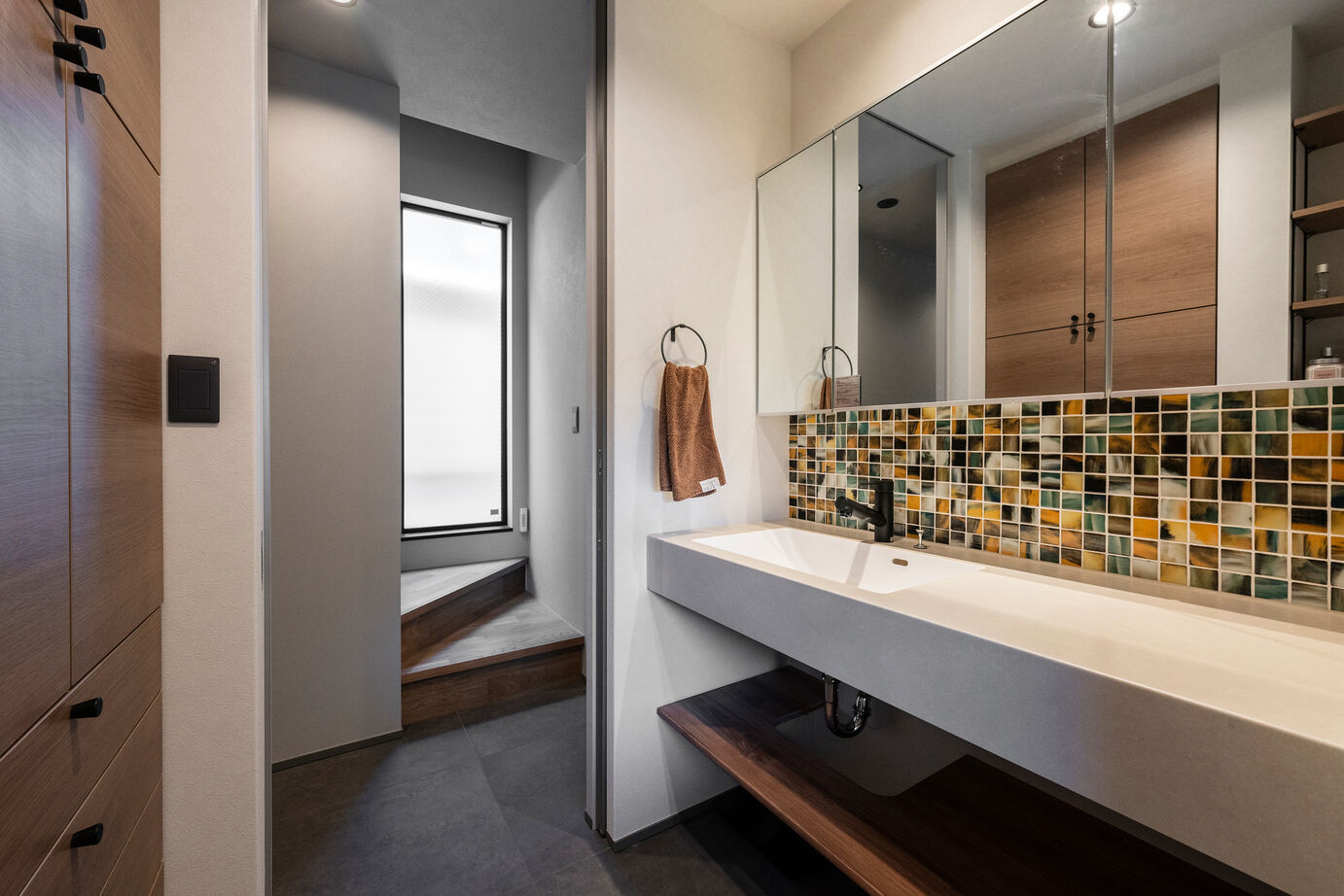 ジューテックホーム 【吹抜/家事動線/収納充実/賃貸併用】敷地を最大限に活かした3階建ての住まいは、緑と光のあふれる心地よさの建築実例画像8