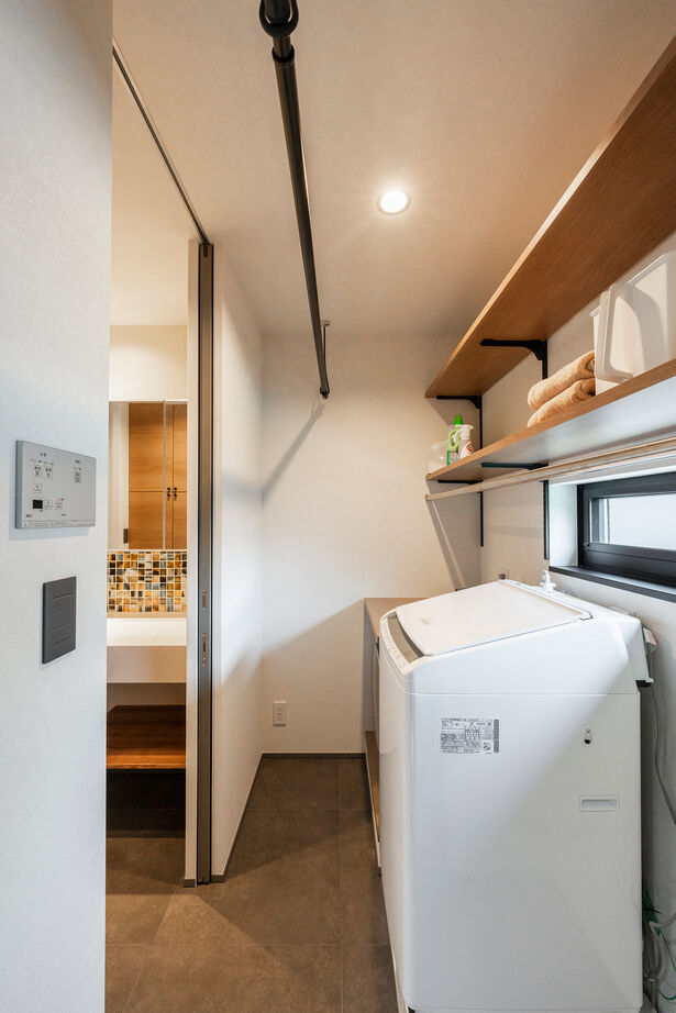 ジューテックホーム 【吹抜/家事動線/収納充実/賃貸併用】敷地を最大限に活かした3階建ての住まいは、緑と光のあふれる心地よさの建築実例画像9