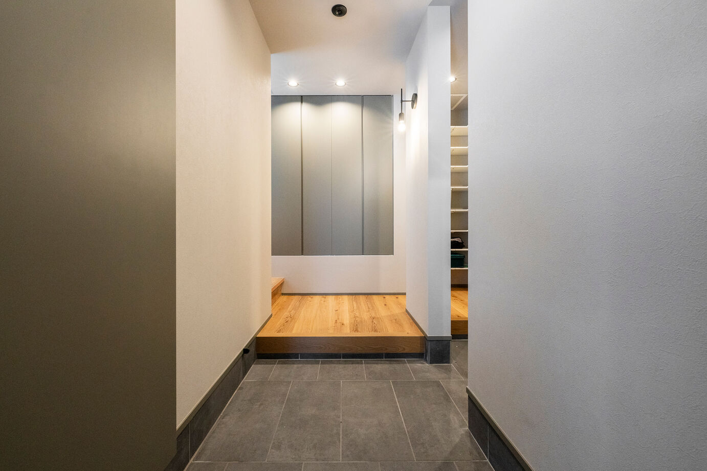 ジューテックホーム 【吹抜/家事動線/収納充実/賃貸併用】敷地を最大限に活かした3階建ての住まいは、緑と光のあふれる心地よさの建築実例画像10