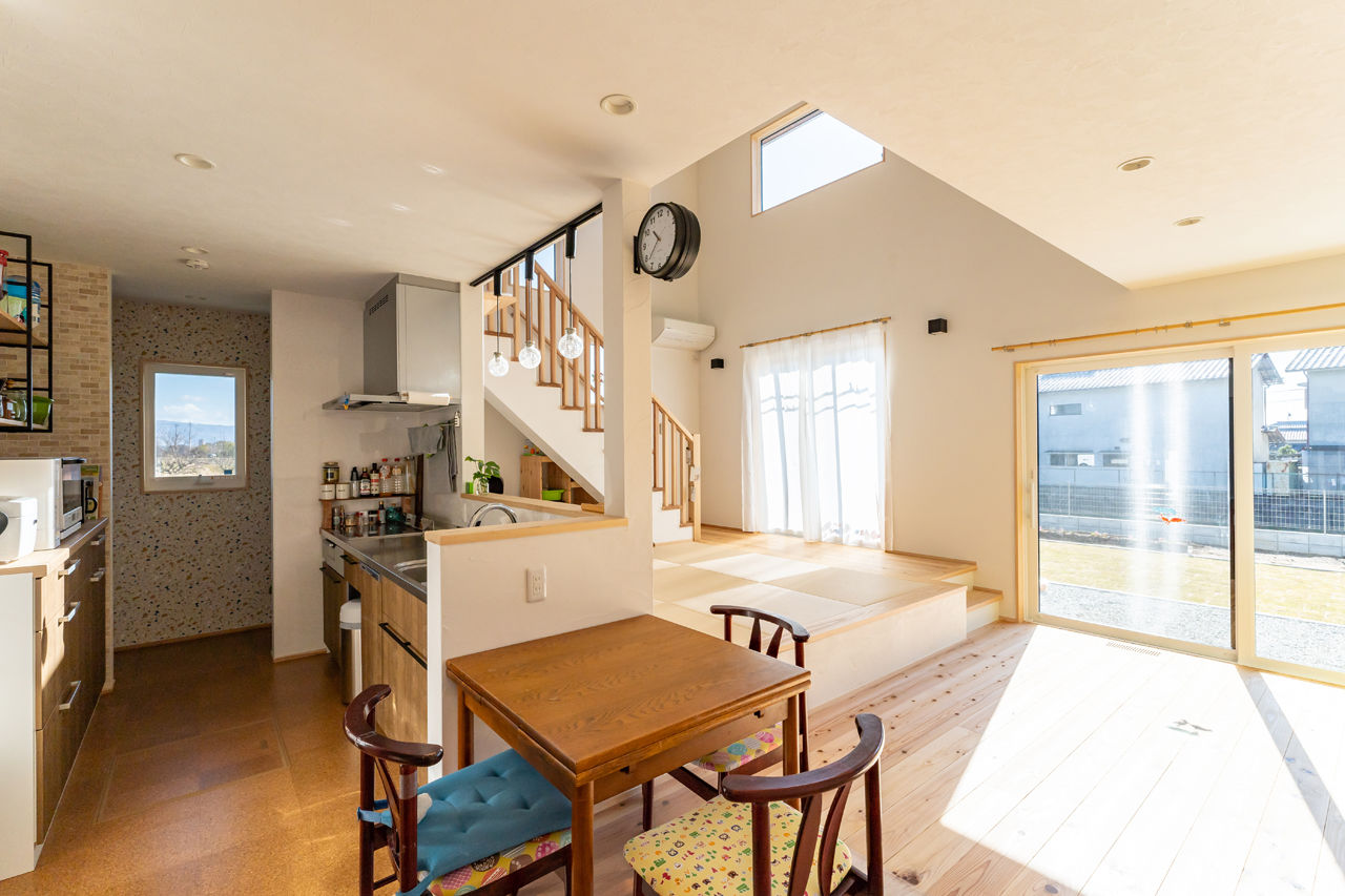 建築工房 和 -nagomi- 【奈良県/2000万円台】LDKから海水魚を観賞できる憧れの住まい。木をふんだんに使った空間で気持ちよくの建築実例画像3