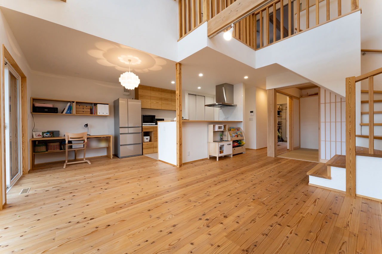 建築工房 和 -nagomi- 【奈良県生駒市/2000万円台】自然素材の温もりあふれる木の家。山の景観を楽しめてリラックスできる住まいの建築実例画像