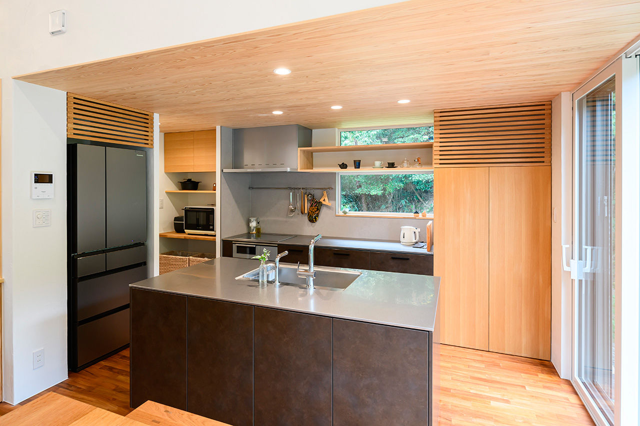 建築工房 和 -nagomi- 【奈良県奈良市/間取り図有】大開口から緑の景色を採り込んだ、心癒される和モダンの平屋の建築実例画像4