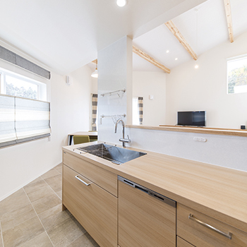 エクセレントホーム 【三重県/3000万円台】五角形の変形地を活かした住みやすい間取り!曲線がアクセントになったおしゃれな実例の建築実例画像5