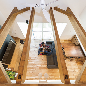 エクセレントホーム 【平屋に見える2階建て/間取図】一目惚れしたオシャレな外観を実現!住みやすく、開放的な吹抜けのある実例の建築実例画像3