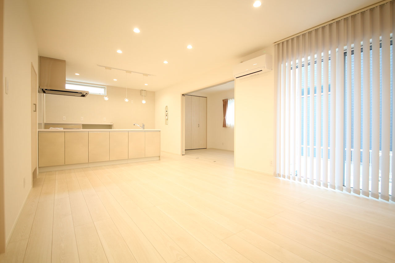 ももくりの家 【1390万円】壁一面に配したエコカラットや光の演出で、心和む居心地のいい住まいにの建築実例画像2