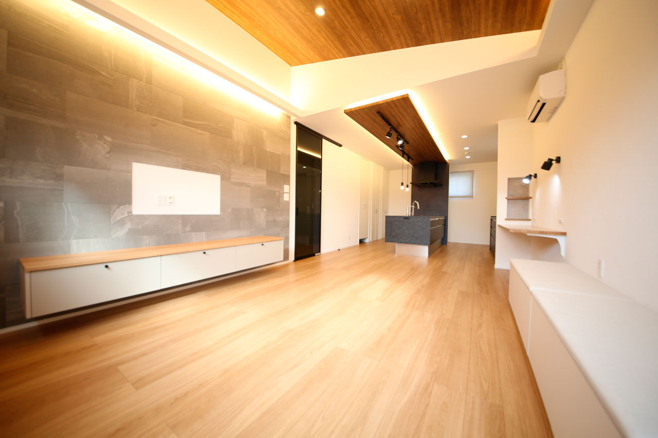 ももくりの家 【2000万円台前半】素材使いや光の演出にこだわった自分たちらしい住まい。憧れのビルトインガレージも実現の建築実例画像2