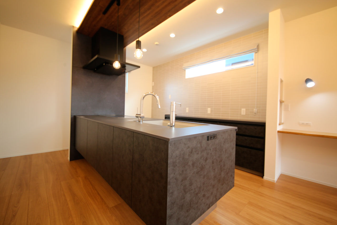 ももくりの家 【2000万円台前半】素材使いや光の演出にこだわった自分たちらしい住まい。憧れのビルトインガレージも実現の建築実例画像3