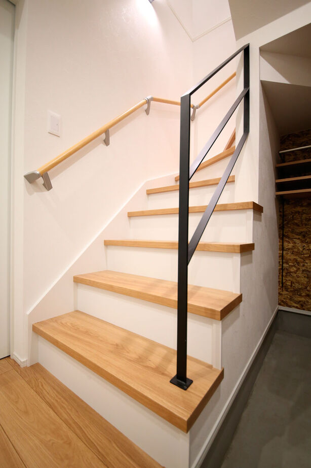 ももくりの家 【2000万円台前半】素材使いや光の演出にこだわった自分たちらしい住まい。憧れのビルトインガレージも実現の建築実例画像8