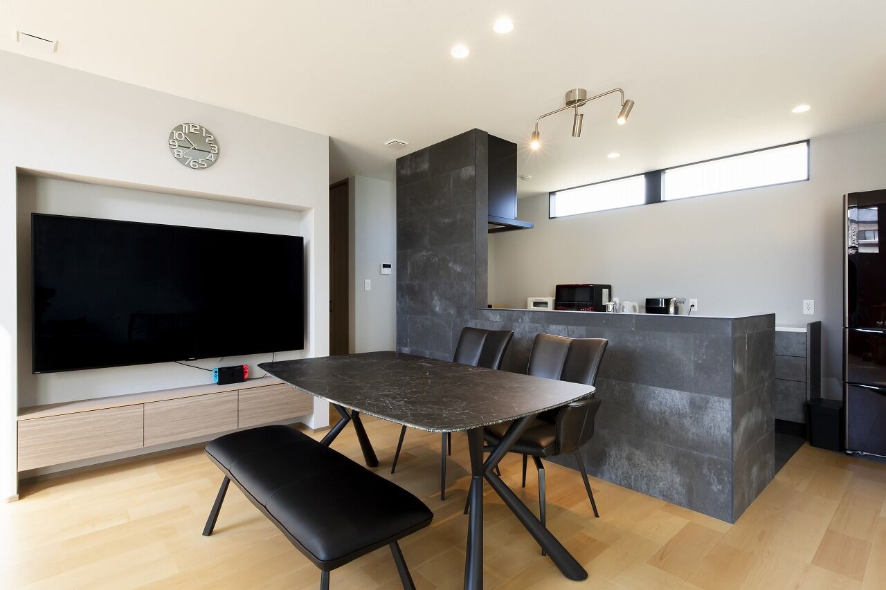 トーリンホーム 【30坪台/吹抜け/オープン階段/ホームジム/プライベートテラス】視線は遮って、光は取り入れた住まいの建築実例画像5