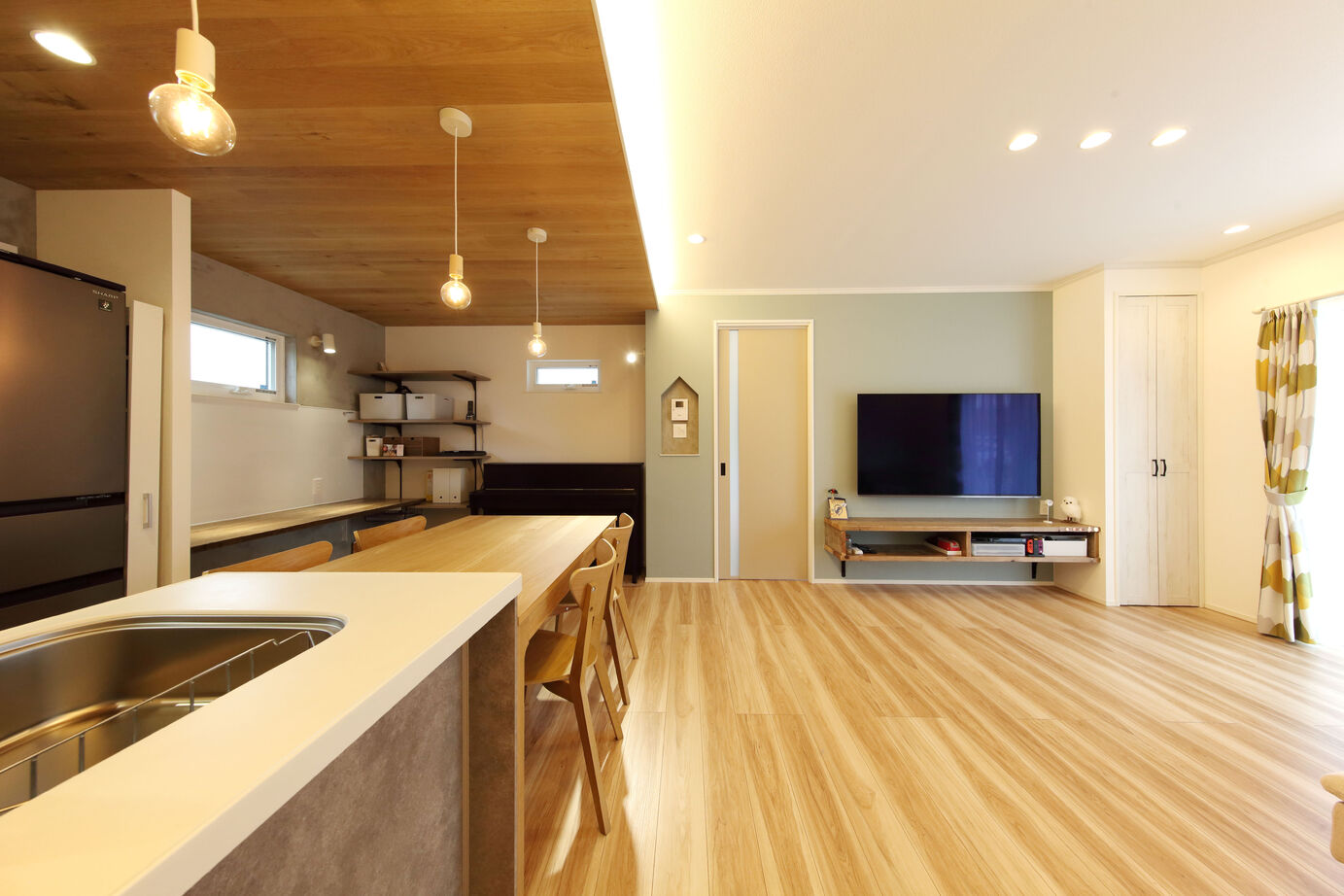 トーリンホーム 【20坪台/平屋/セパレートキッチン/ランドリールーム/折り下げ天井】ミニマルで家事楽な可愛い平屋のお家の建築実例画像5