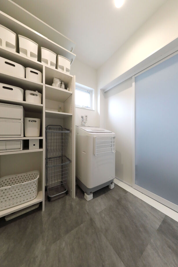 トーリンホーム 【20坪台/平屋/セパレートキッチン/ランドリールーム/折り下げ天井】ミニマルで家事楽な可愛い平屋のお家の建築実例画像8