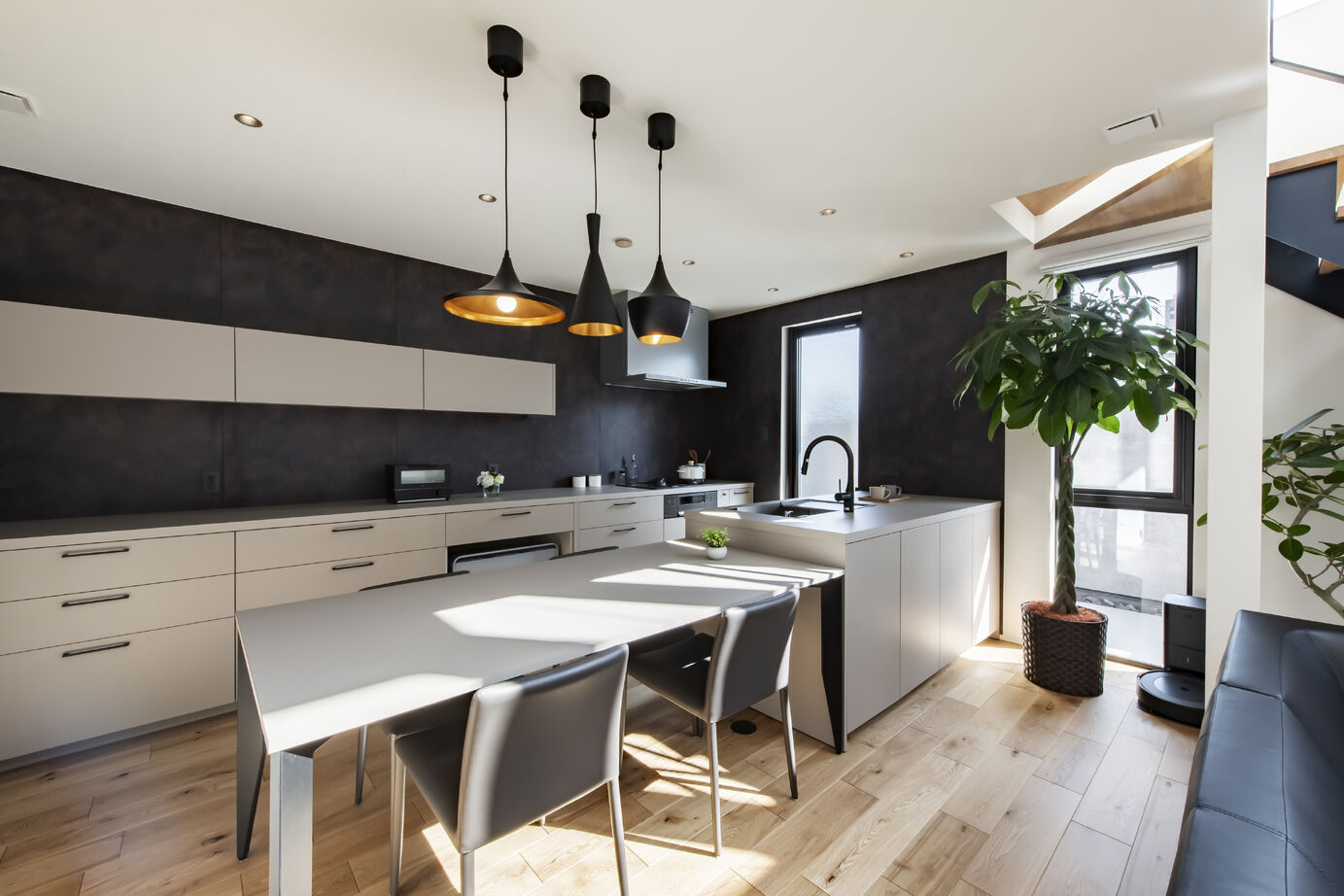 トーリンホーム 【33坪/吹抜/オープン階段/回遊動線/プライベートテラス】プライベートと開放感のいいとこどりした家の建築実例画像3