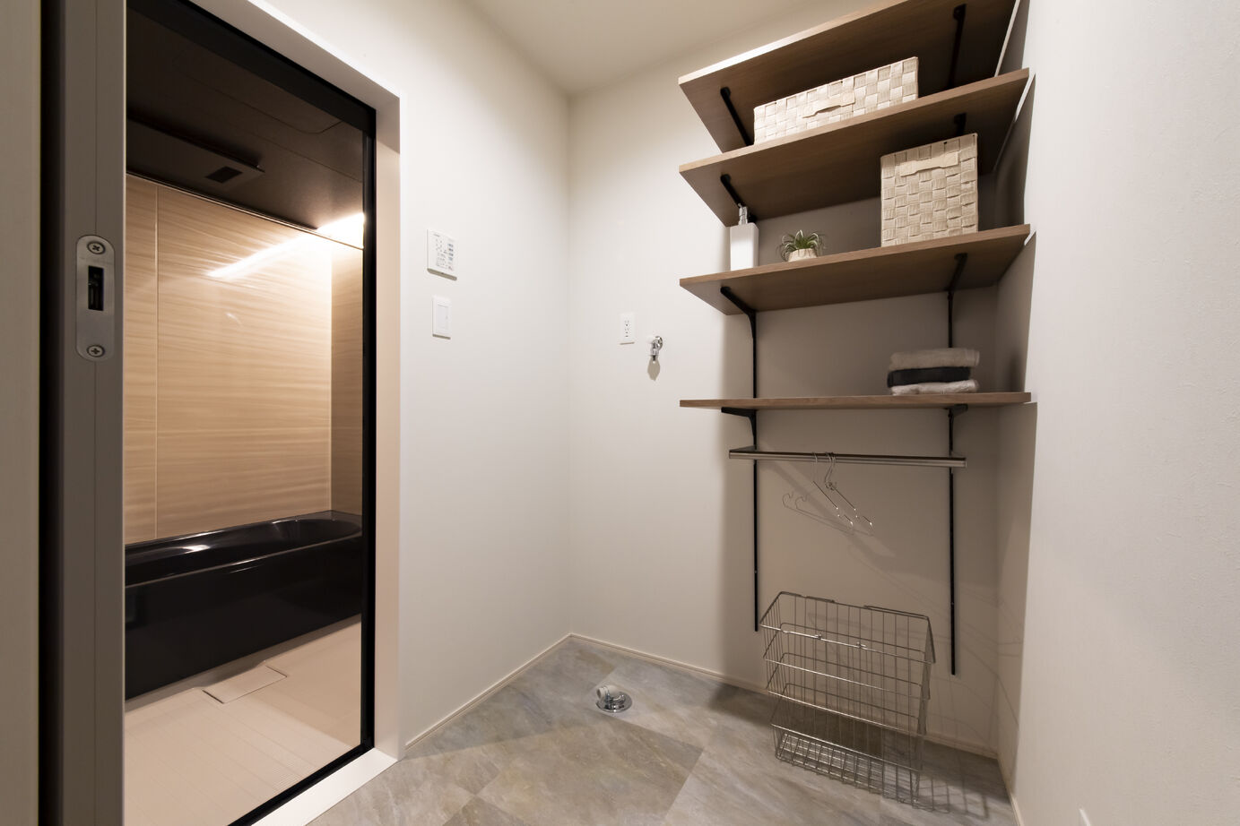 トーリンホーム 【33坪/吹抜/オープン階段/回遊動線/プライベートテラス】プライベートと開放感のいいとこどりした家の建築実例画像7