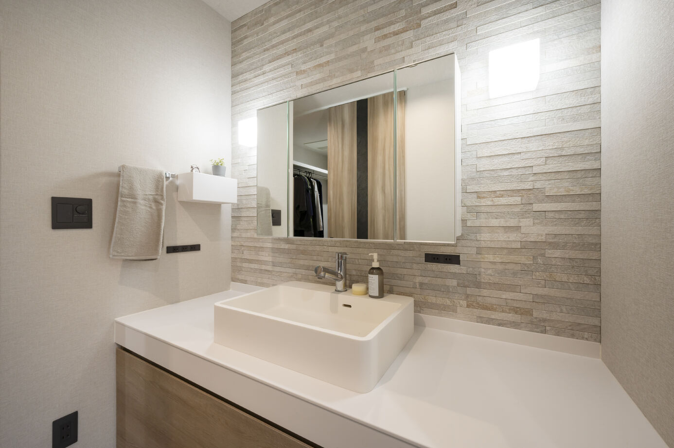 トーリンホーム 【32坪/高天井/リビング階段/ドレッシングルーム/書斎】“好き”を暮らしに仕立てた、こだわりの住まいの建築実例画像8