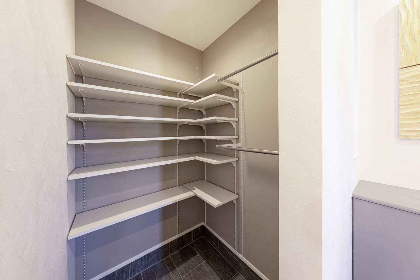 トーリンホーム 【33坪/吹抜/II型キッチン/回遊動線/4LDK/木目天井】全てにこだわりを詰め込んだ家の建築実例画像4