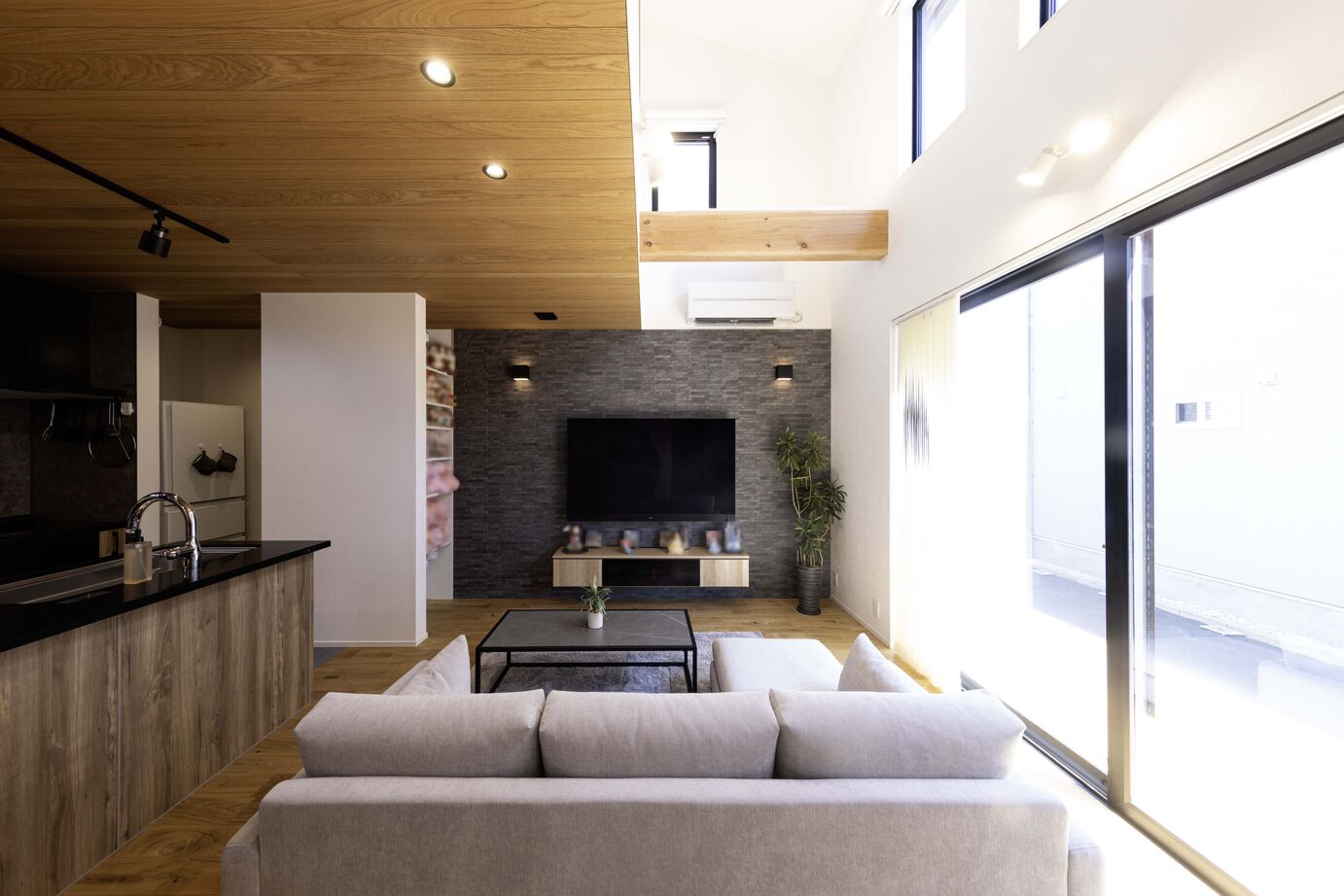 トーリンホーム 【33坪/吹抜/II型キッチン/回遊動線/4LDK/木目天井】全てにこだわりを詰め込んだ家の建築実例画像6