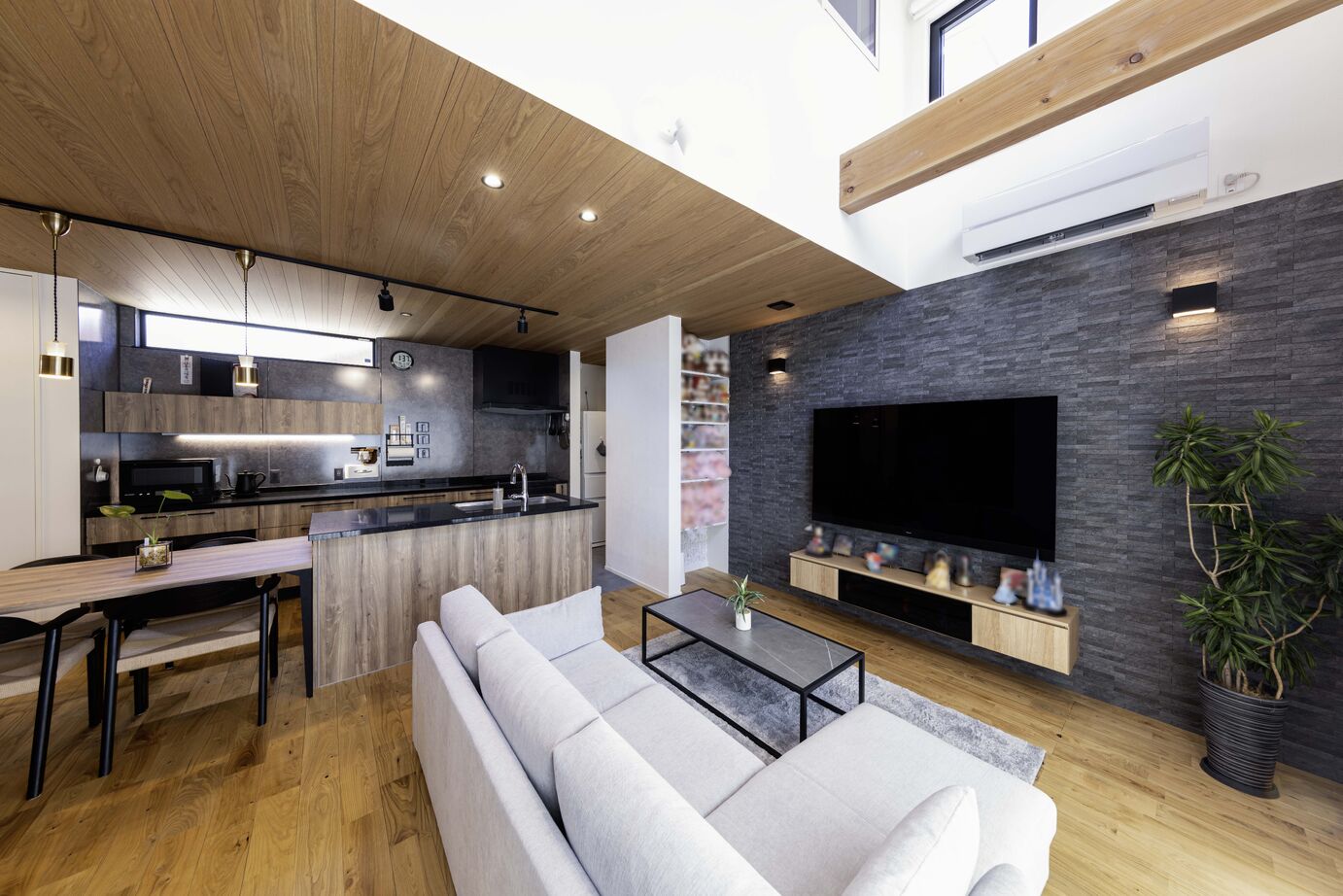 トーリンホーム 【33坪/吹抜/II型キッチン/回遊動線/4LDK/木目天井】全てにこだわりを詰め込んだ家の建築実例画像8