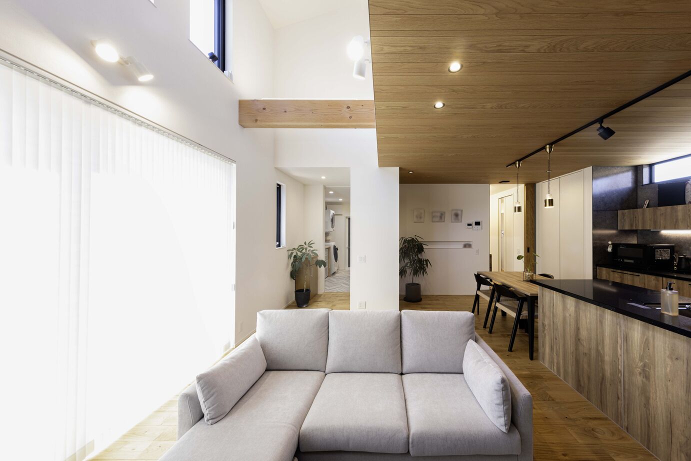 トーリンホーム 【33坪/吹抜/II型キッチン/回遊動線/4LDK/木目天井】全てにこだわりを詰め込んだ家の建築実例画像9