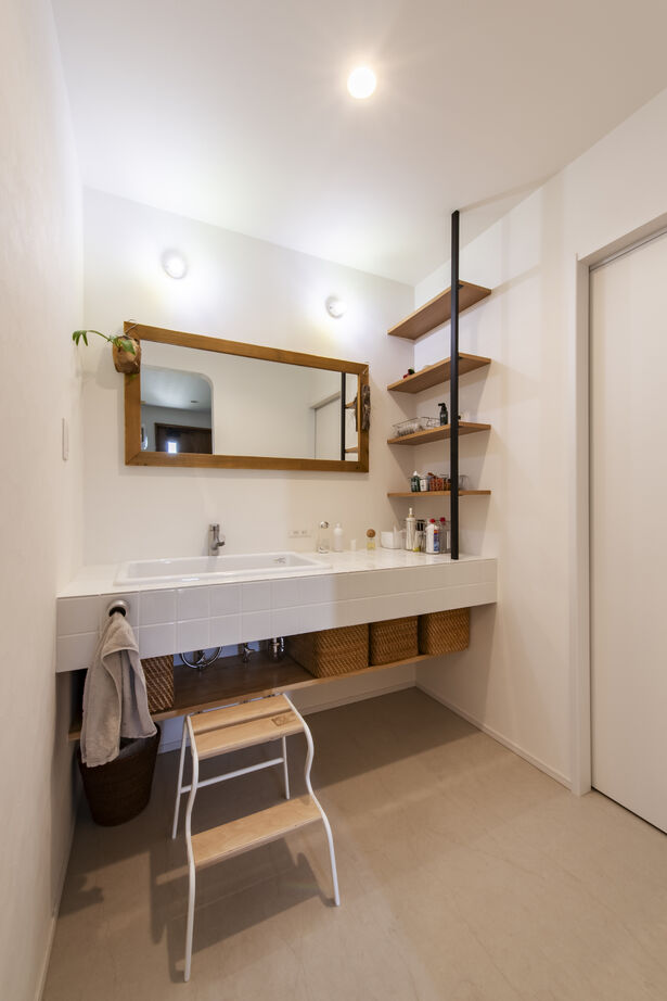 トーリンホーム 【32坪/梁見せ/吹抜/オープン階段/3LDK】白と木がやさしく調和する家の建築実例画像7