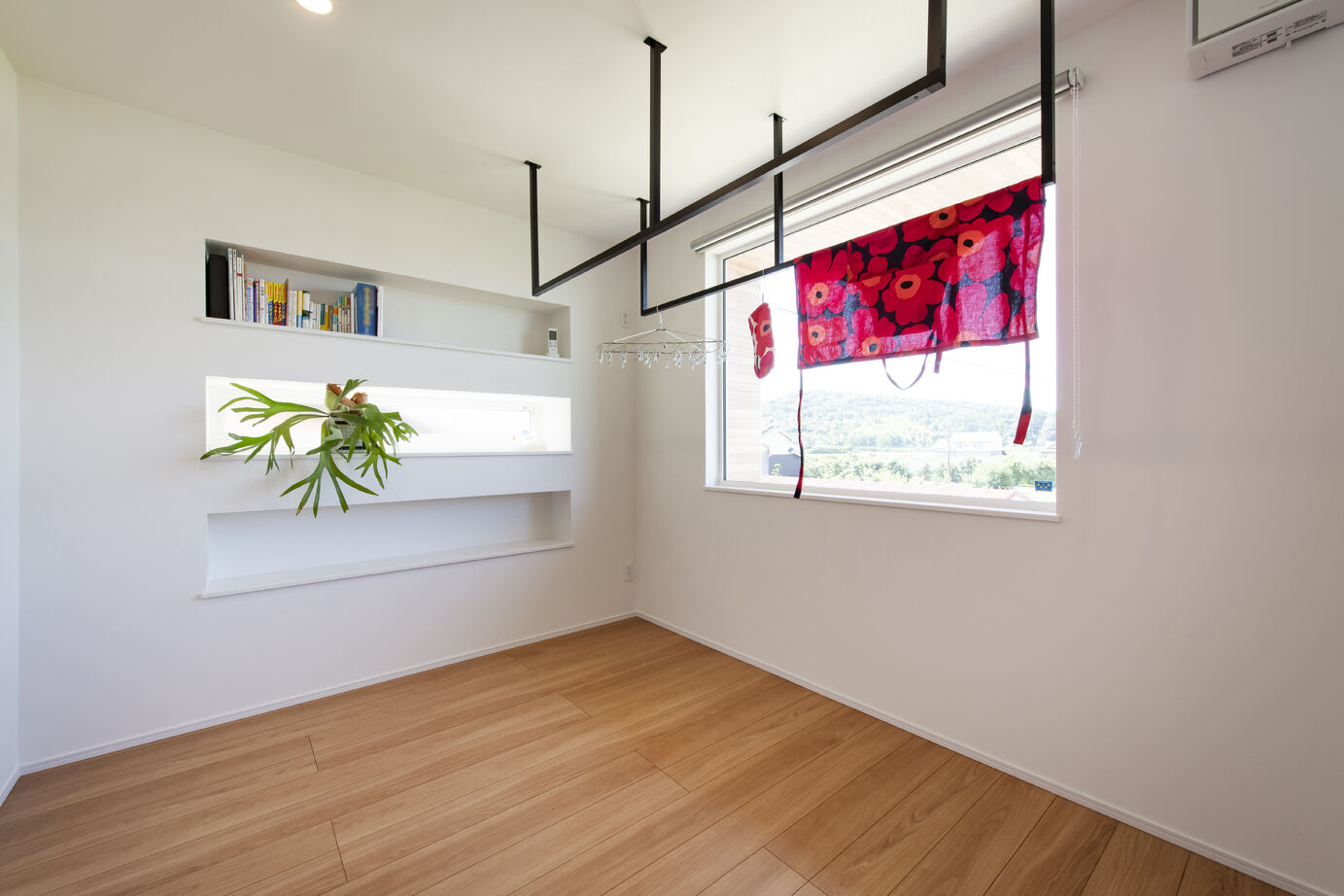 トーリンホーム 【32坪/梁見せ/吹抜/オープン階段/3LDK】白と木がやさしく調和する家の建築実例画像10