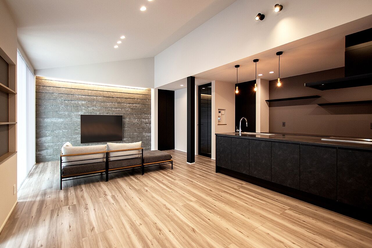 DETAIL HOME（ディテールホーム） 【家事ラク】勾配天井の大空間LDKと庭を繋ぐくつろぎの家の建築実例画像3