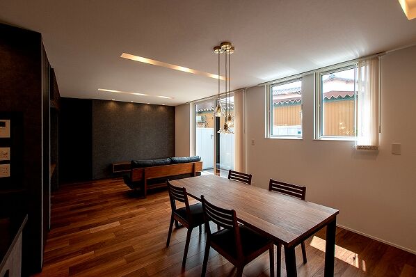 DETAIL HOME（ディテールホーム） 光が注ぐテラスと坪庭を眺めながら過ごすホテルライクな家の建築実例画像2