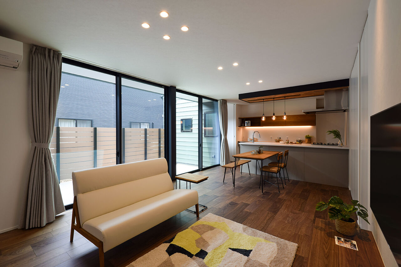 DETAIL HOME（ディテールホーム） プライベートテラスとバイクガレージで趣味を楽しむ家の建築実例画像2