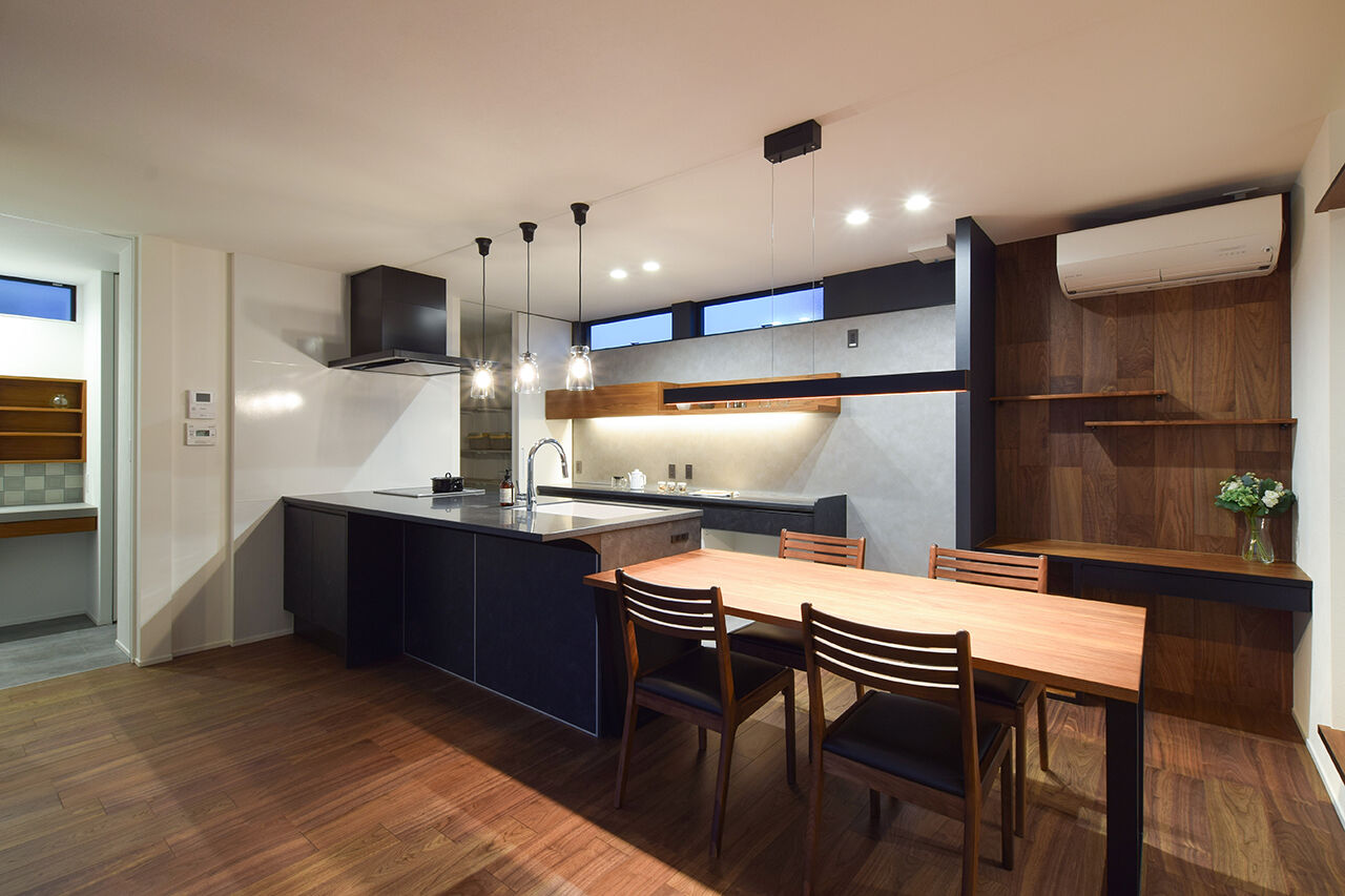 DETAIL HOME（ディテールホーム） 【中庭×太陽光×ウォルナット】ランニングコストに優しい上質な暮らしの建築実例画像4