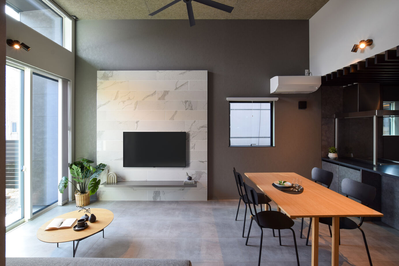 DETAIL HOME（ディテールホーム） 3.7mの天井高が生む開放感と快適動線の家の建築実例画像3