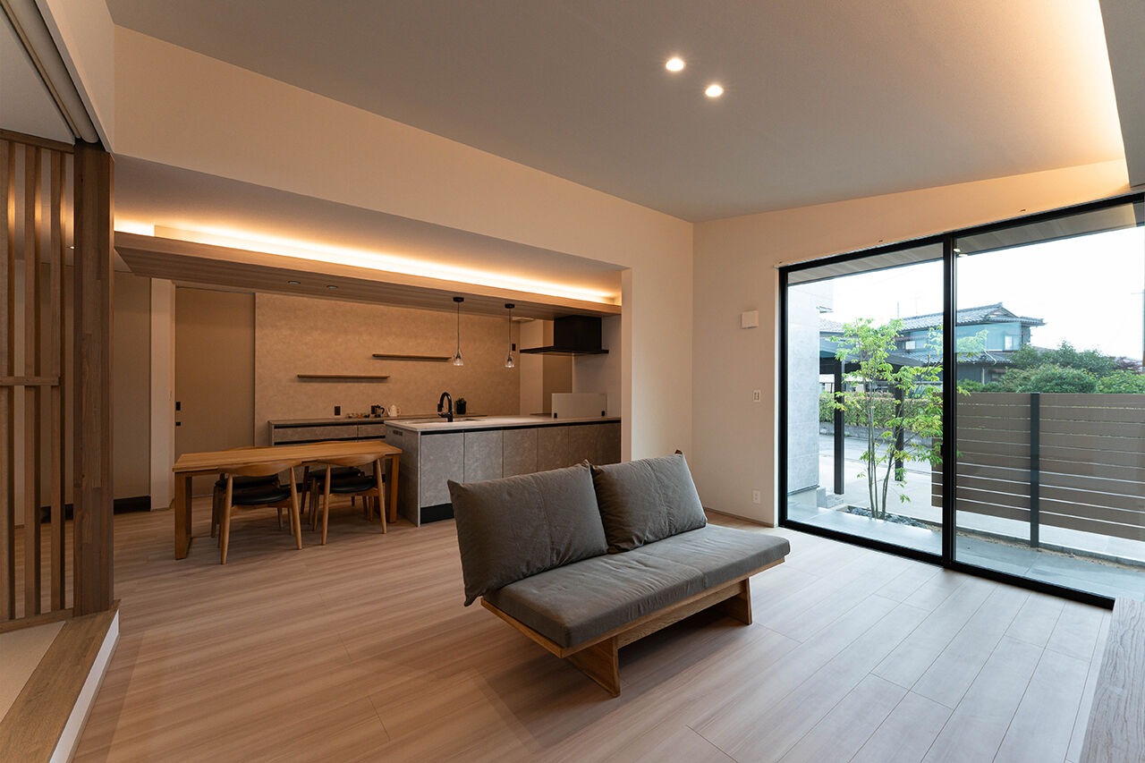 DETAIL HOME（ディテールホーム） こもれるヌックと開放的な勾配天井リビングの住まいの建築実例画像2