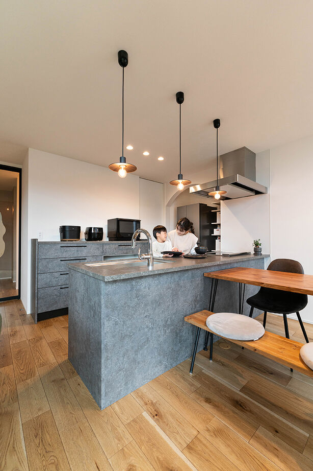 DETAIL HOME（ディテールホーム） 窓をなくした正面デザインと開放的な住空間のスクエアハウスの建築実例画像7