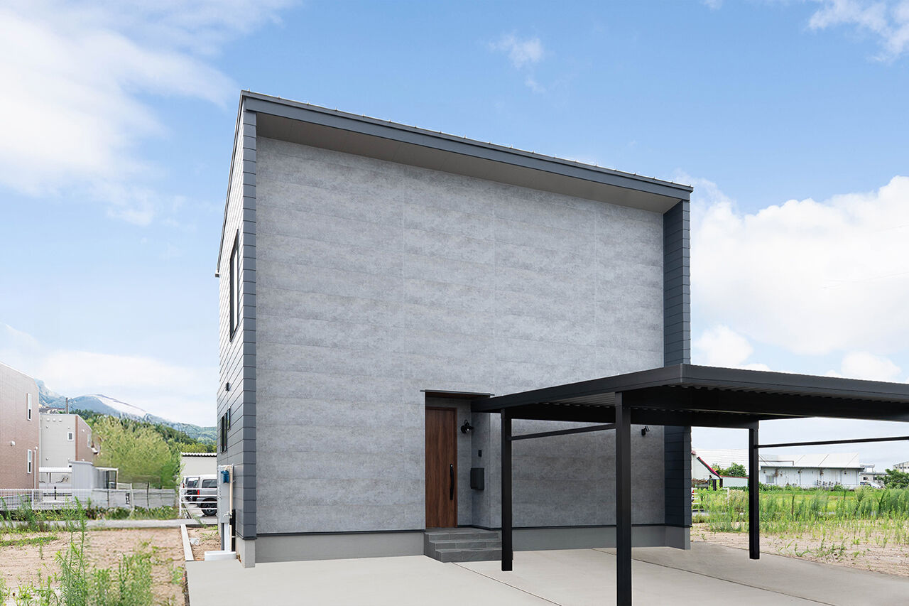 DETAIL HOME（ディテールホーム） 静けさを纏う、ナチュラルグレーの中庭のある家の建築実例画像