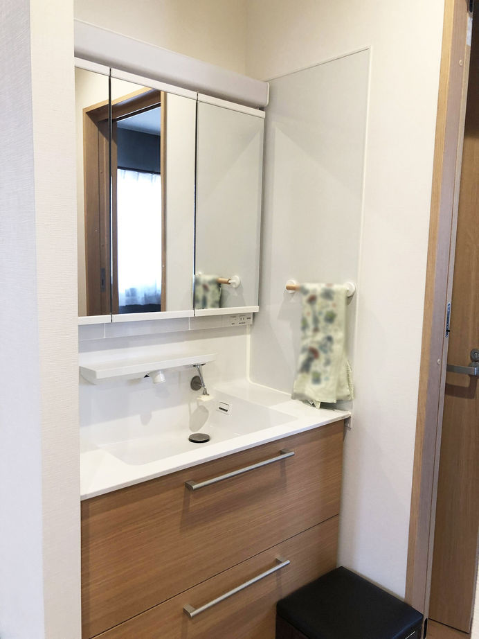 ユニバーサルホーム（福岡マリナ通り店、福岡南店、宗像店、唐津店） 【2000万円台/30坪台/間取り図】考え抜かれた生活導線と広々LDKで家族がゆるやかに繋がる平屋の住まいの建築実例画像4