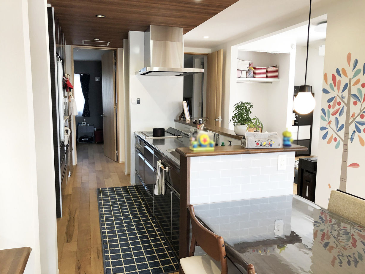 ユニバーサルホーム（福岡マリナ通り店、福岡南店、宗像店、唐津店） 【2000万円台/30坪台/間取り図】考え抜かれた生活導線と広々LDKで家族がゆるやかに繋がる平屋の住まいの建築実例画像13