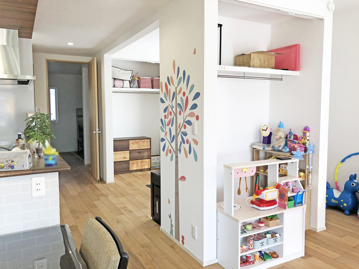 ユニバーサルホーム（福岡マリナ通り店、福岡南店、宗像店、唐津店） 【2000万円台/30坪台/間取り図】考え抜かれた生活導線と広々LDKで家族がゆるやかに繋がる平屋の住まいの建築実例画像16