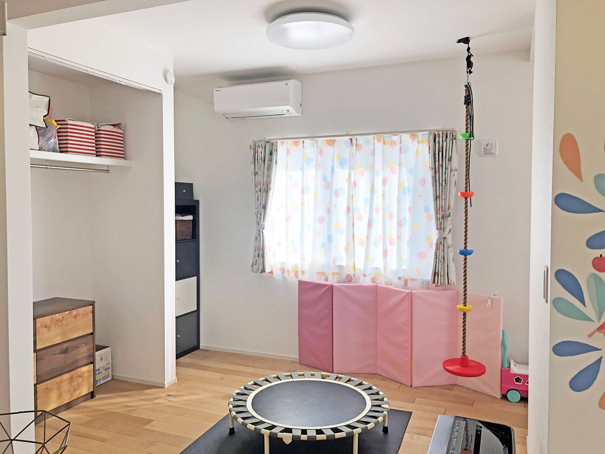 ユニバーサルホーム（福岡マリナ通り店、福岡南店、宗像店、唐津店） 【2000万円台/30坪台/間取り図】考え抜かれた生活導線と広々LDKで家族がゆるやかに繋がる平屋の住まいの建築実例画像17