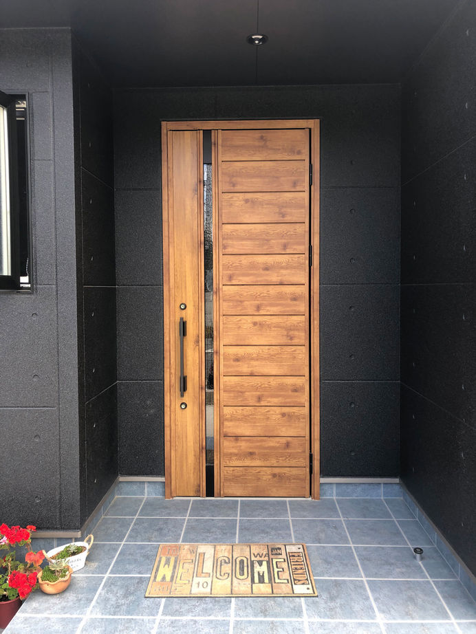 ユニバーサルホーム（福岡マリナ通り店、福岡南店、宗像店、唐津店） 【2000万円台/30坪台/間取り図】黒で統一された外観が美しいシンプルモダンの家の建築実例画像4