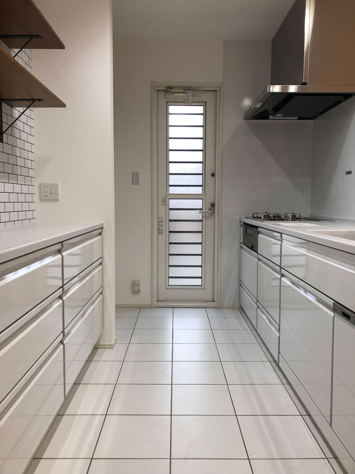 ユニバーサルホーム（福岡マリナ通り店、福岡南店、宗像店、唐津店） 【2000万円台/30坪台/間取り図】黒で統一された外観が美しいシンプルモダンの家の建築実例画像7