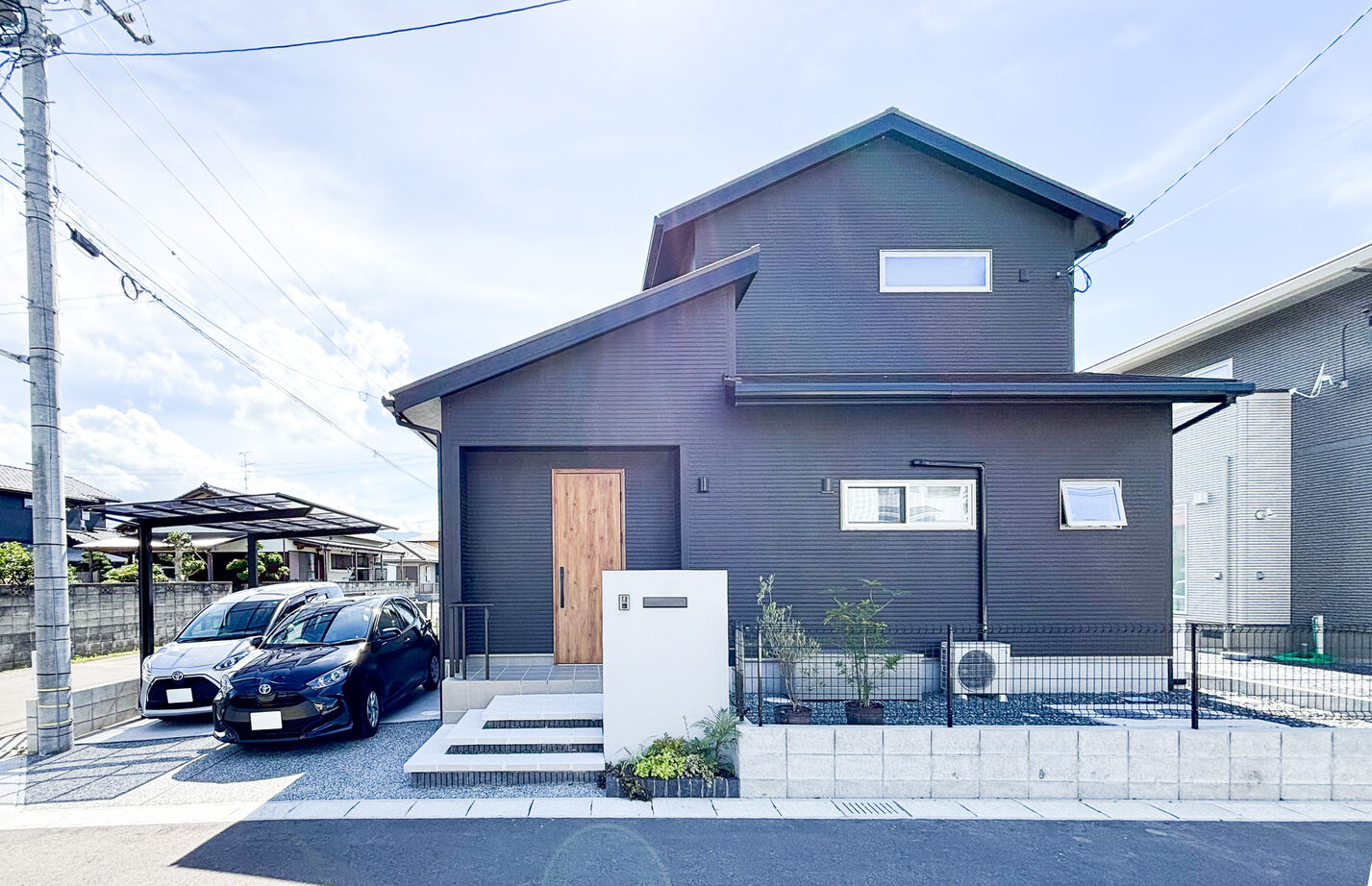 ユニバーサルホーム（福岡マリナ通り店、福岡南店、宗像店、唐津店）の建築実例画像