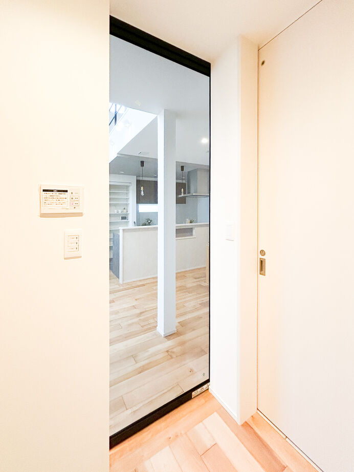 ユニバーサルホーム（福岡マリナ通り店、福岡南店、宗像店、唐津店） 【20坪台/間取り図】約8帖の吹抜けリビングが叶える家族が集う大空間LDKの建築実例画像3