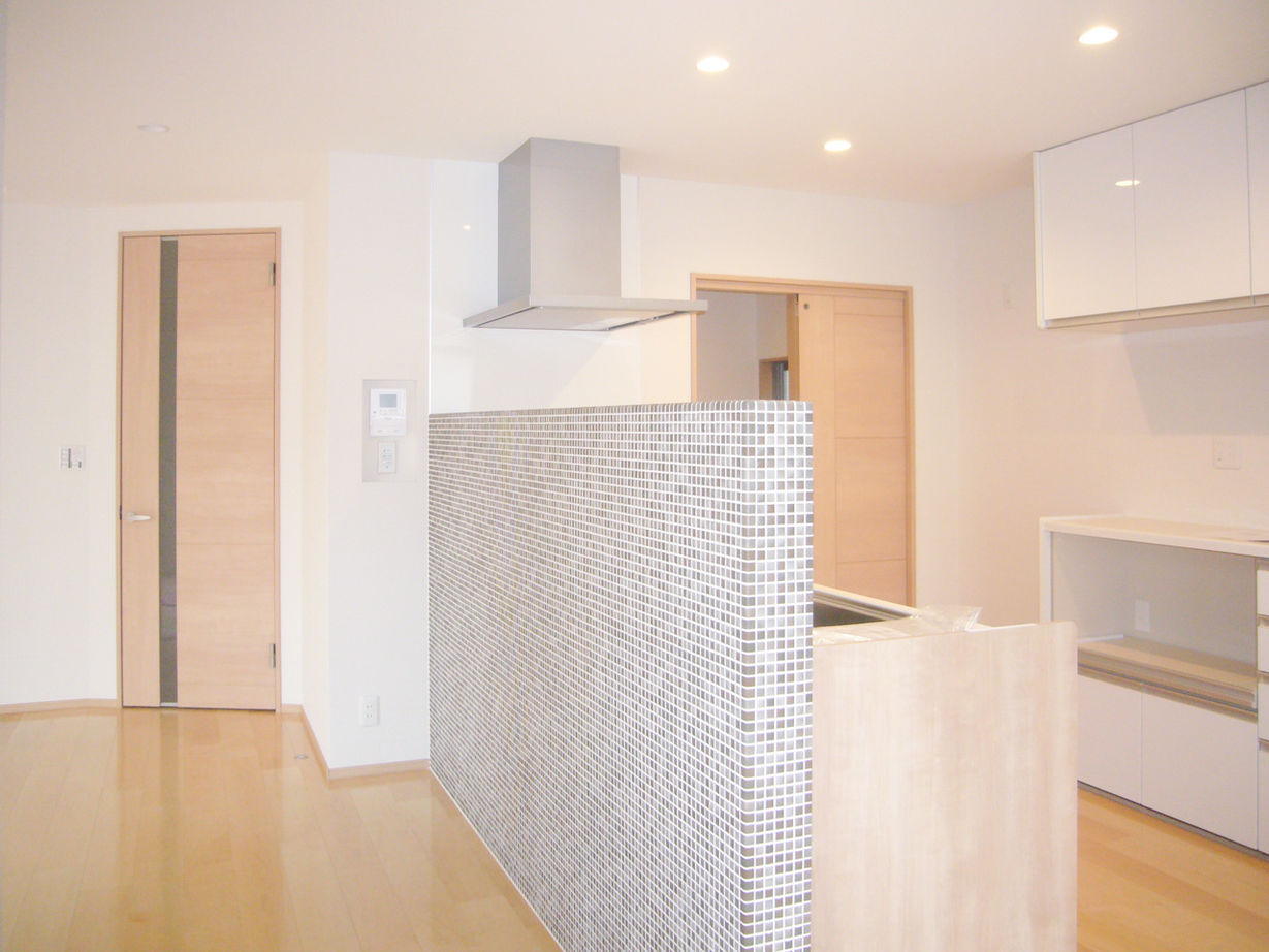 ユニバーサルホーム（福岡マリナ通り店、福岡南店、宗像店、唐津店） 【2,000万円台/30坪台/間取り図】プライバシーを確保した充実の書斎がある住まいの建築実例画像6