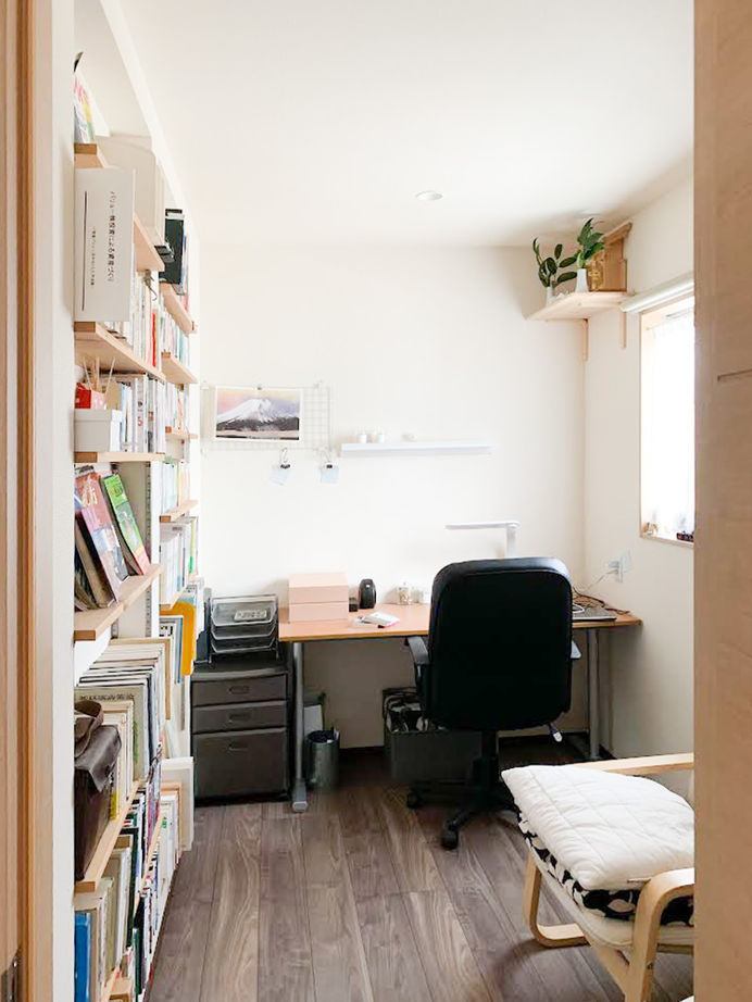 ユニバーサルホーム（福岡マリナ通り店、福岡南店、宗像店、唐津店） 【2,000万円台/30坪台/間取り図】プライバシーを確保した充実の書斎がある住まいの建築実例画像10