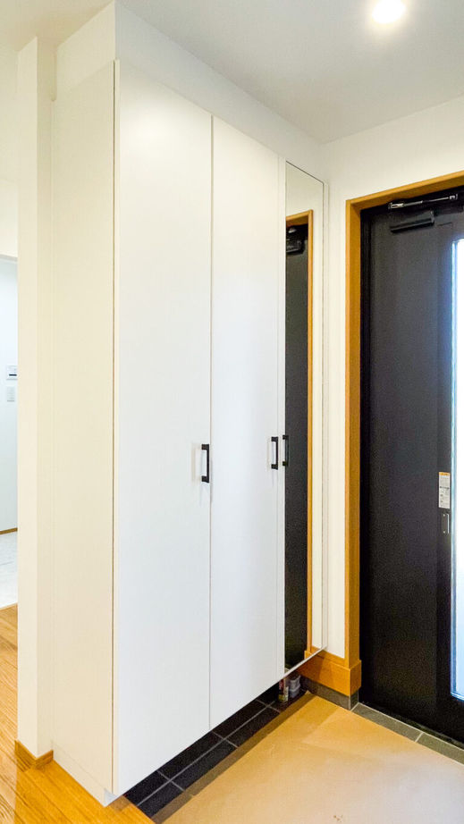 ユニバーサルホーム（福岡マリナ通り店、福岡南店、宗像店、唐津店） 【2,000万円台/40坪台】　ビルトインガレージ付き！木の雰囲気を楽しめる住宅の建築実例画像9