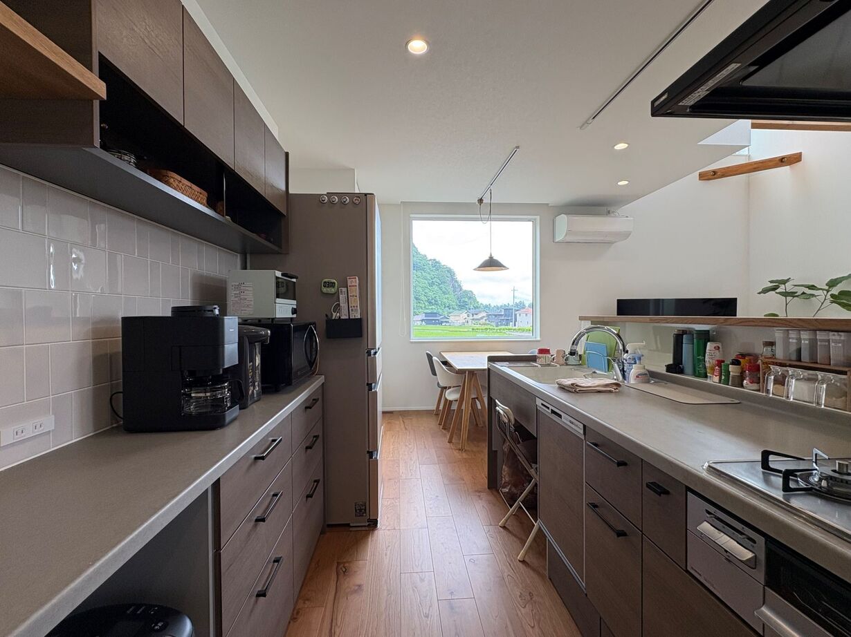 タカオ設計 自然と調和するモダンな住宅の建築実例画像5