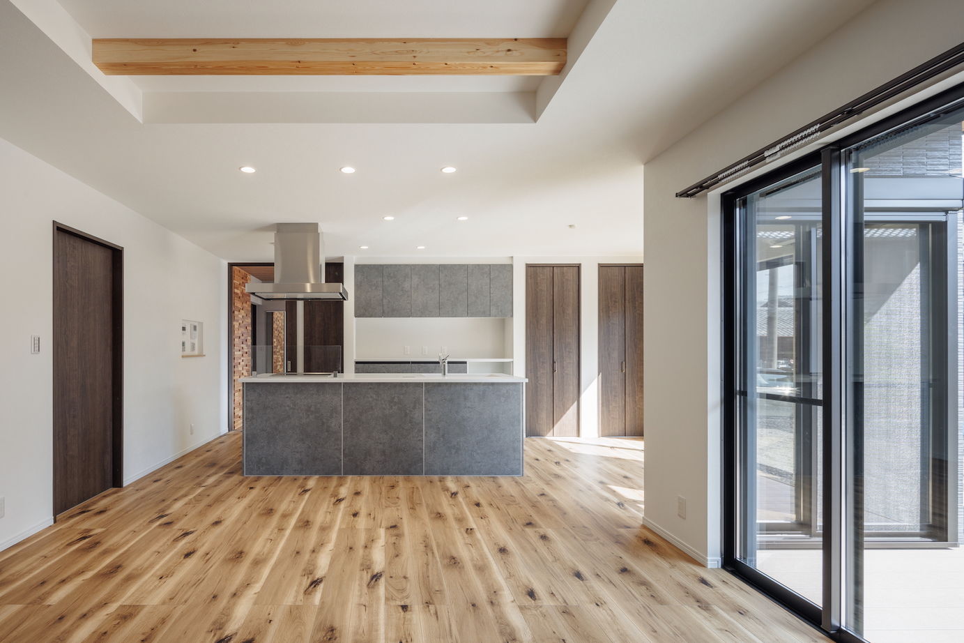 こだわり工務店　そうしん 【滋賀県/1000万円台/間取り有】広いLDKと豊富な収納、シンプルな家事動線が魅力的な平屋の住まいの建築実例画像2